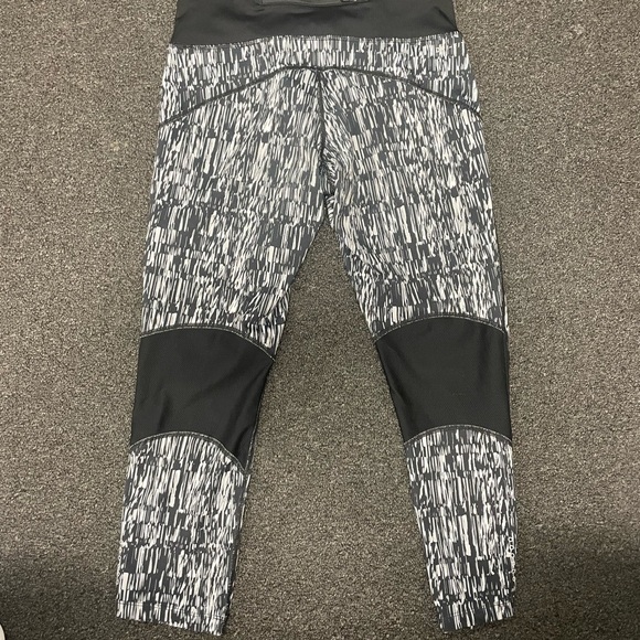 Nike Dri-Fit Women's Power Running Graphic Crops Leggings Size Small (EUC) 🖤 - Picture 7 of 10